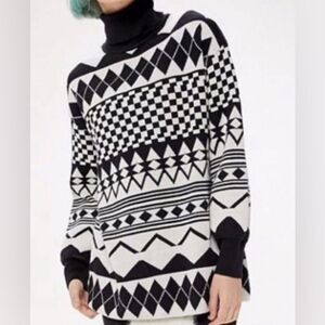 Urban Outfitters Black & Cream Geometric Print Oversized Knit Turtleneck M Fall